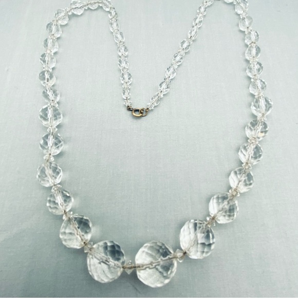 Vintage Faceted Glass Graduated Bead Necklace Timeless Elegance - Picture 3 of 8